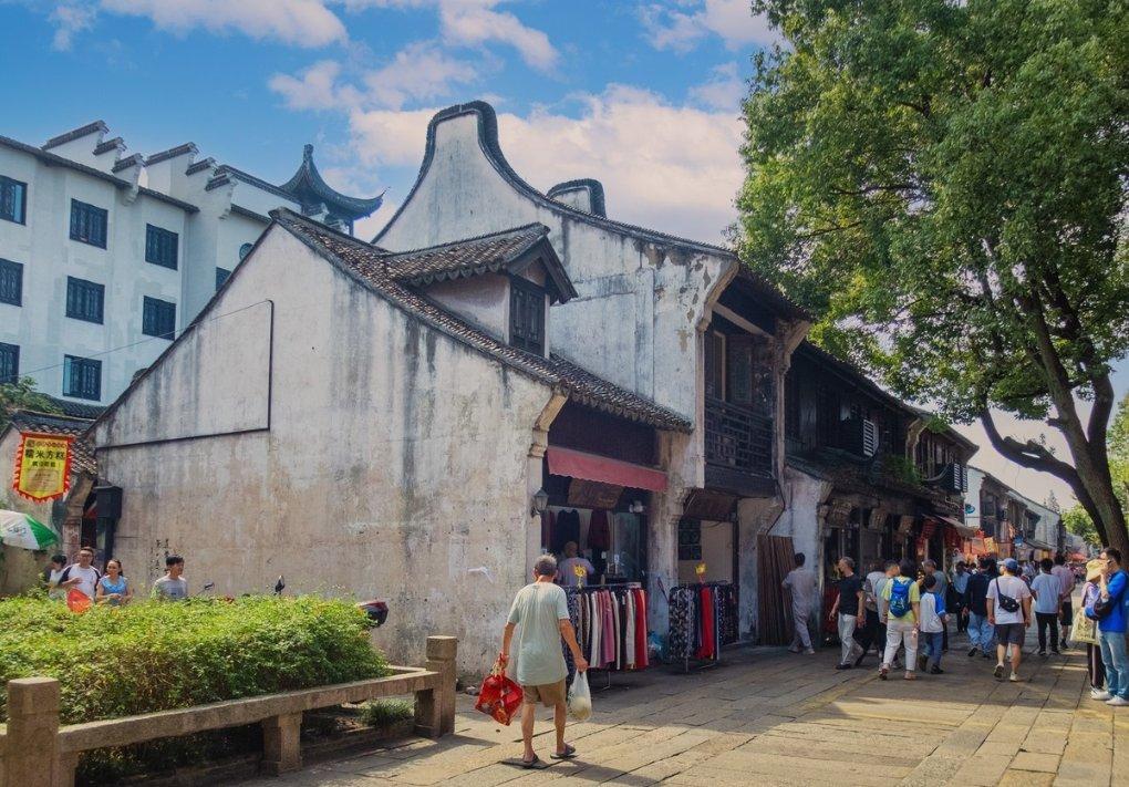 1月30日，贵州贵阳一小区着火消防栓无法使用。